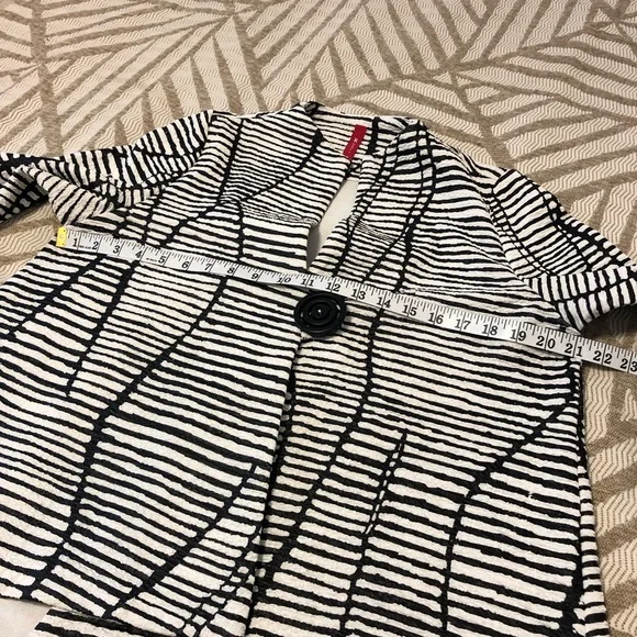 IC by Connie K Black and White Stripped & Textured Blazer - Picture 12 of 16